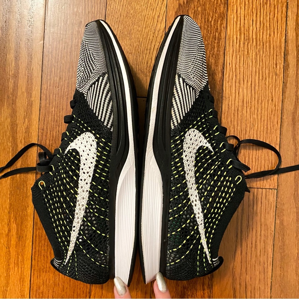 NIKE black white volt flyknit racer knit lace up sneakers shoes - Picture 6 of 8
